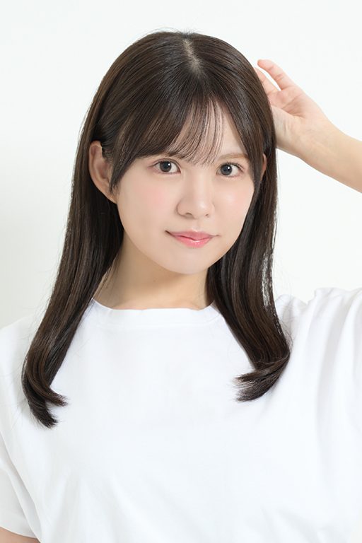 岡本 彩夏 宣材写真